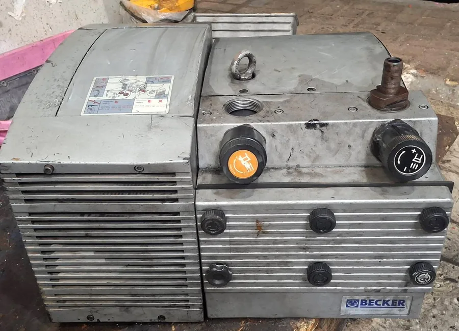 Becker Vacuum / Pressure Pump